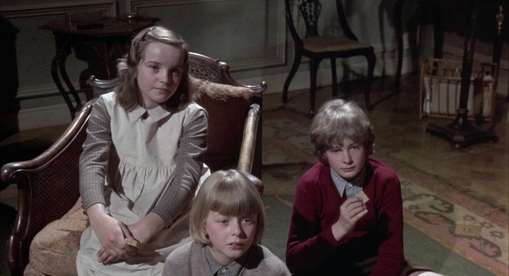 Whoever slew Auntie Roo? (1972) Curtis Harrington, Shelley Winters, Mark Lester, Chloe Franks, Horror, Thriller-poster