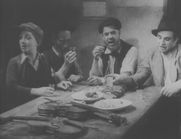 Yiddle With His Fiddle (1936) Joseph Green, Jan Nowina-Przybylski, Molly Picon, Max Bozyk, Leon Liebgold, Comedy, Musical, Romance-poster