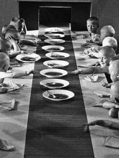 Zhizn v rukakh (1930) by David Maryan